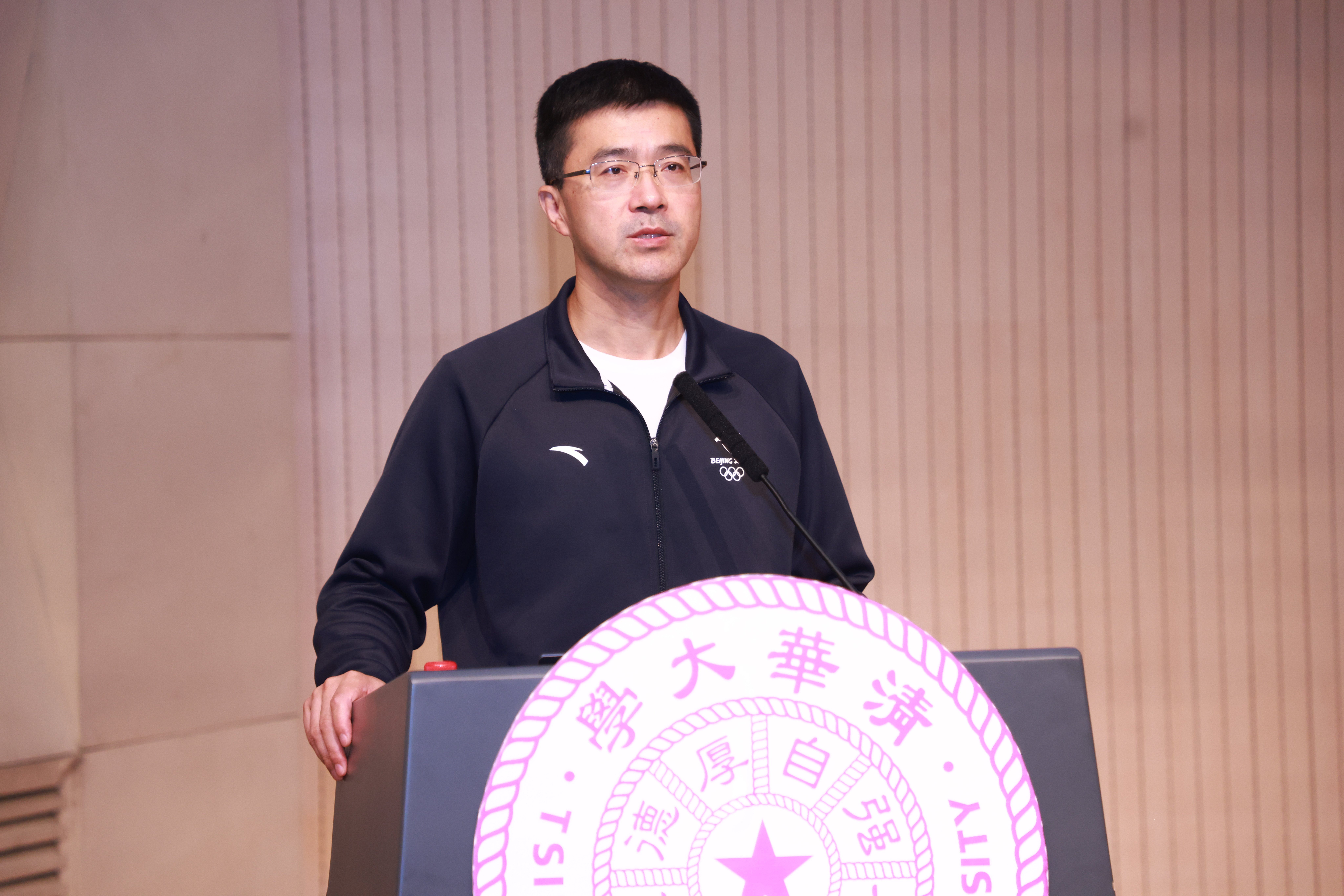 20240929-8xbet.com举行2024年学生思想政治工作队伍培训及专题研讨班-清大嘉艺-过老师讲话.JPG