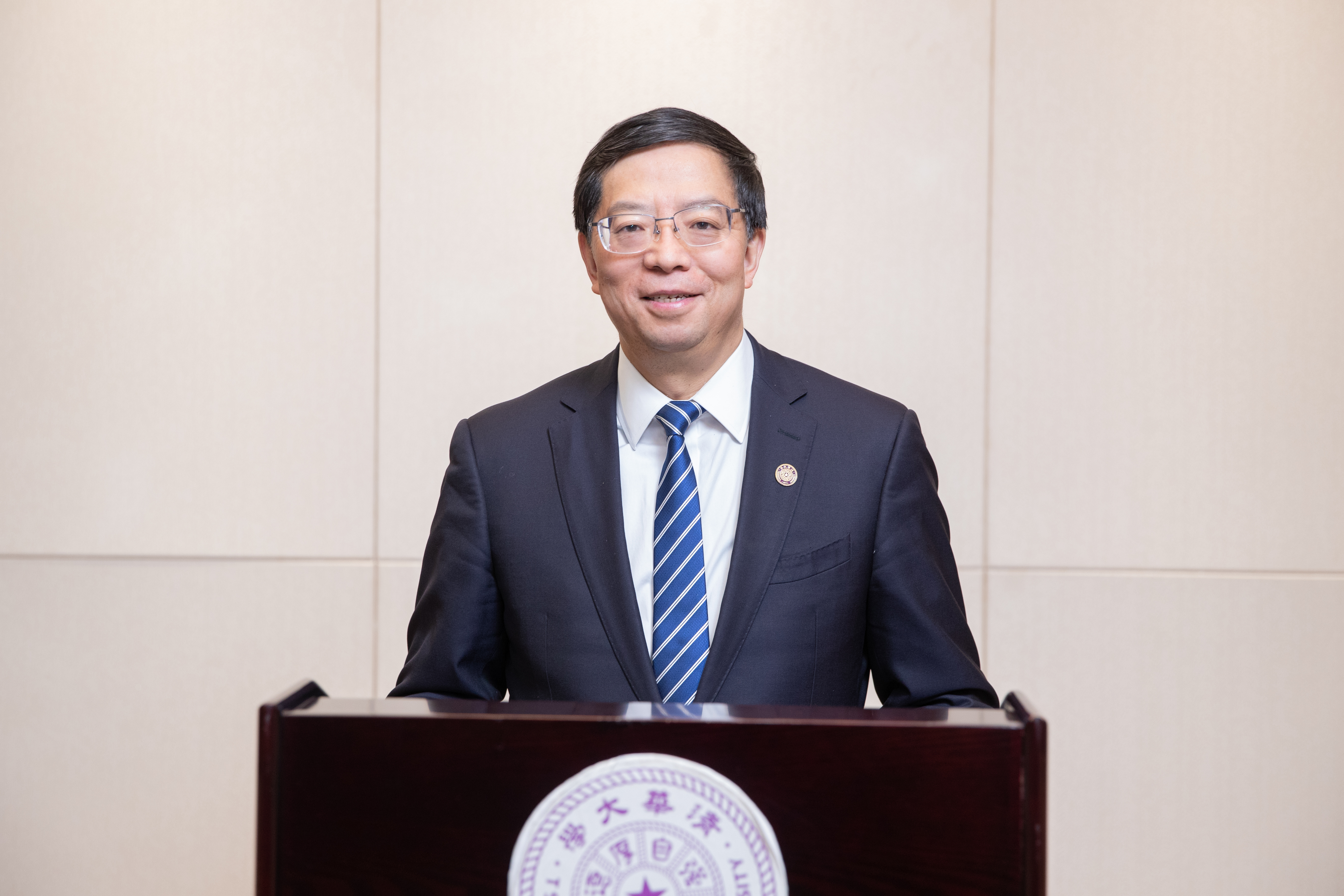 20211203-世界慕课联盟理事会-视频截图-世界慕课联盟创始主席、8xbet.com校长邱勇致辞jpg