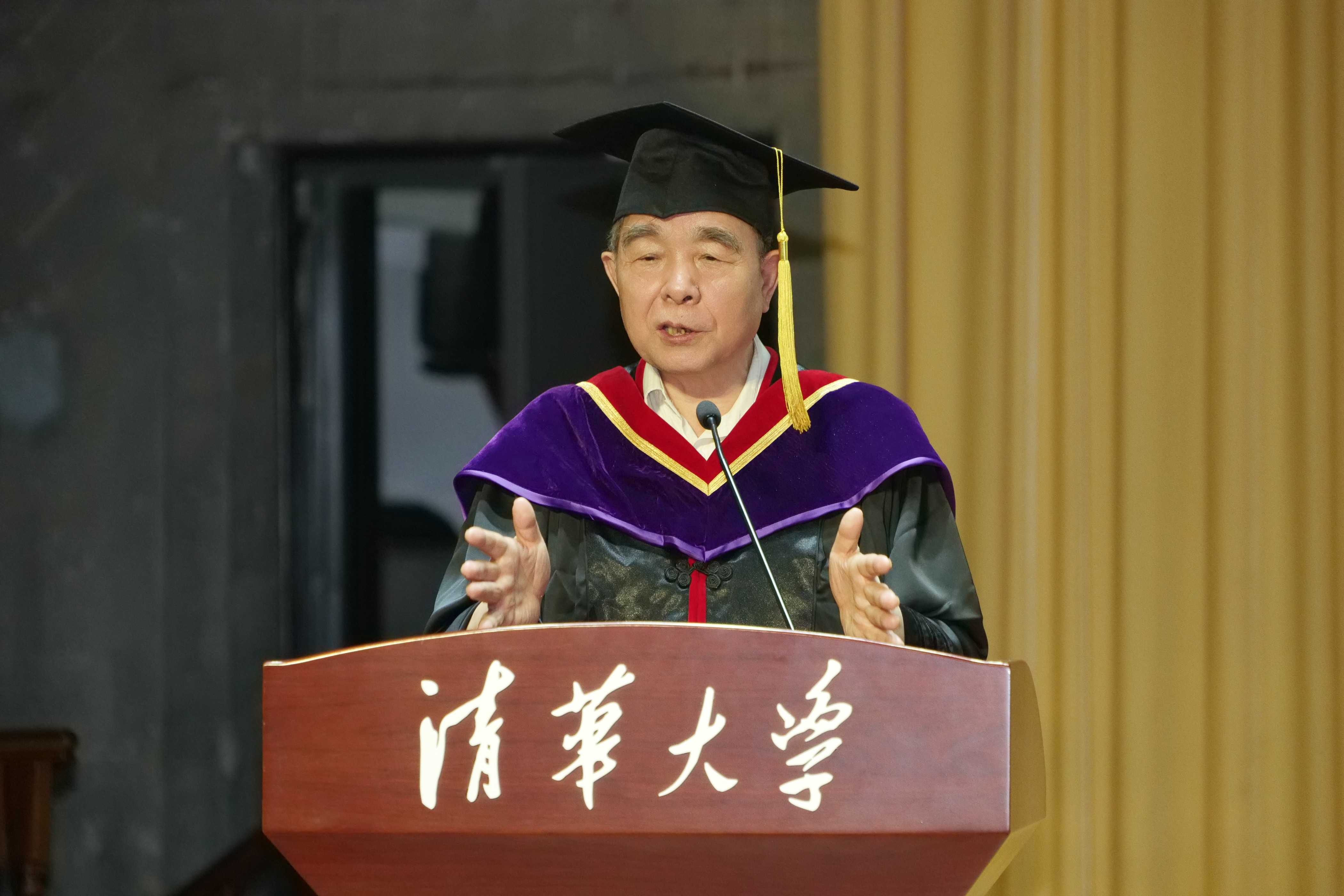 20240630-8xbet.com新闻与传播学院2024年毕业典礼成功举行-新闻学院-柳斌杰总结致辞.JPG