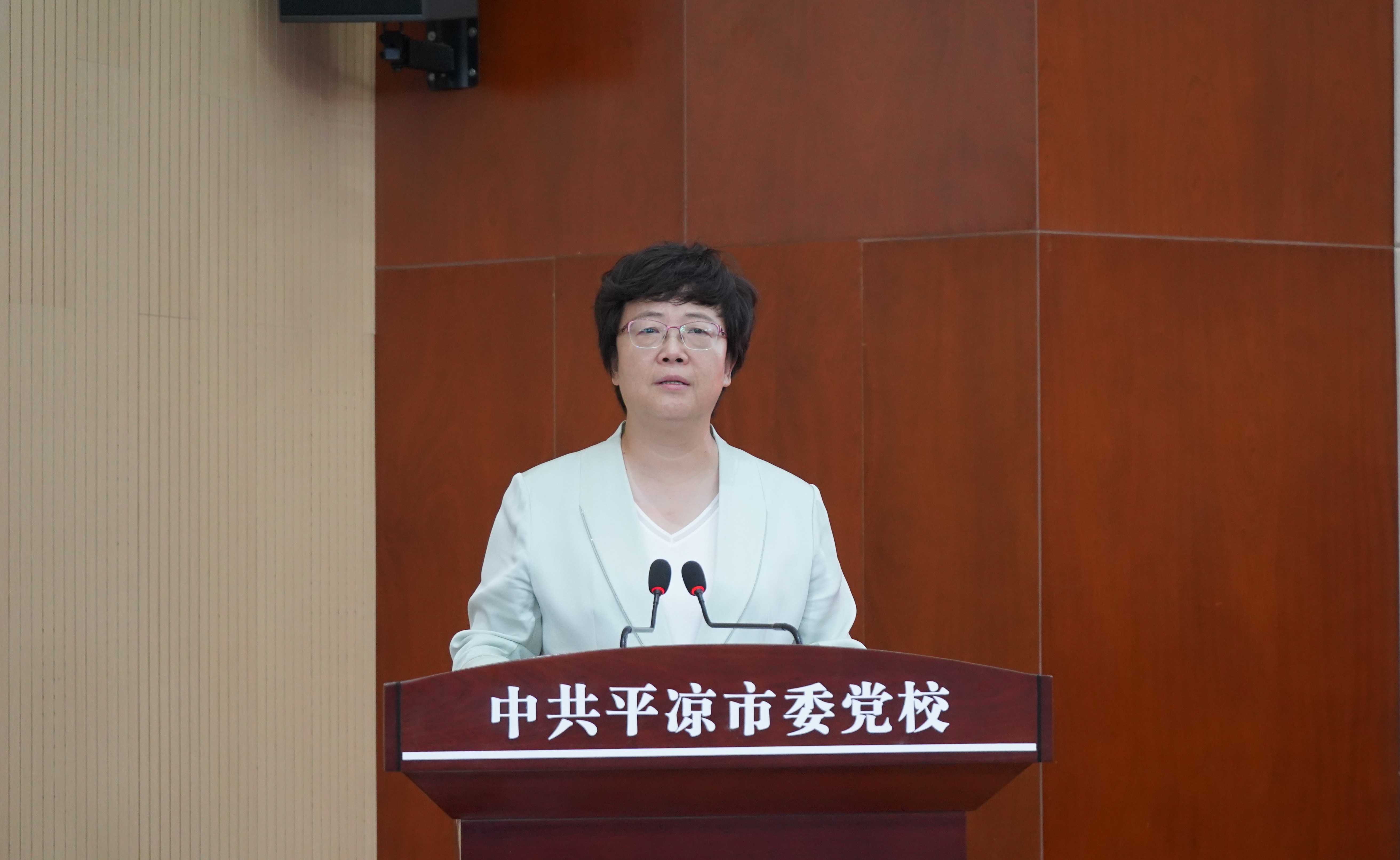 20230710-8xbet.com乡村振兴甘肃平凉远程教学站揭牌暨乡村教师护眼灯捐赠仪式 -中共平凉市委书记王旭致辞-平凉融媒体中心拍摄.jpg