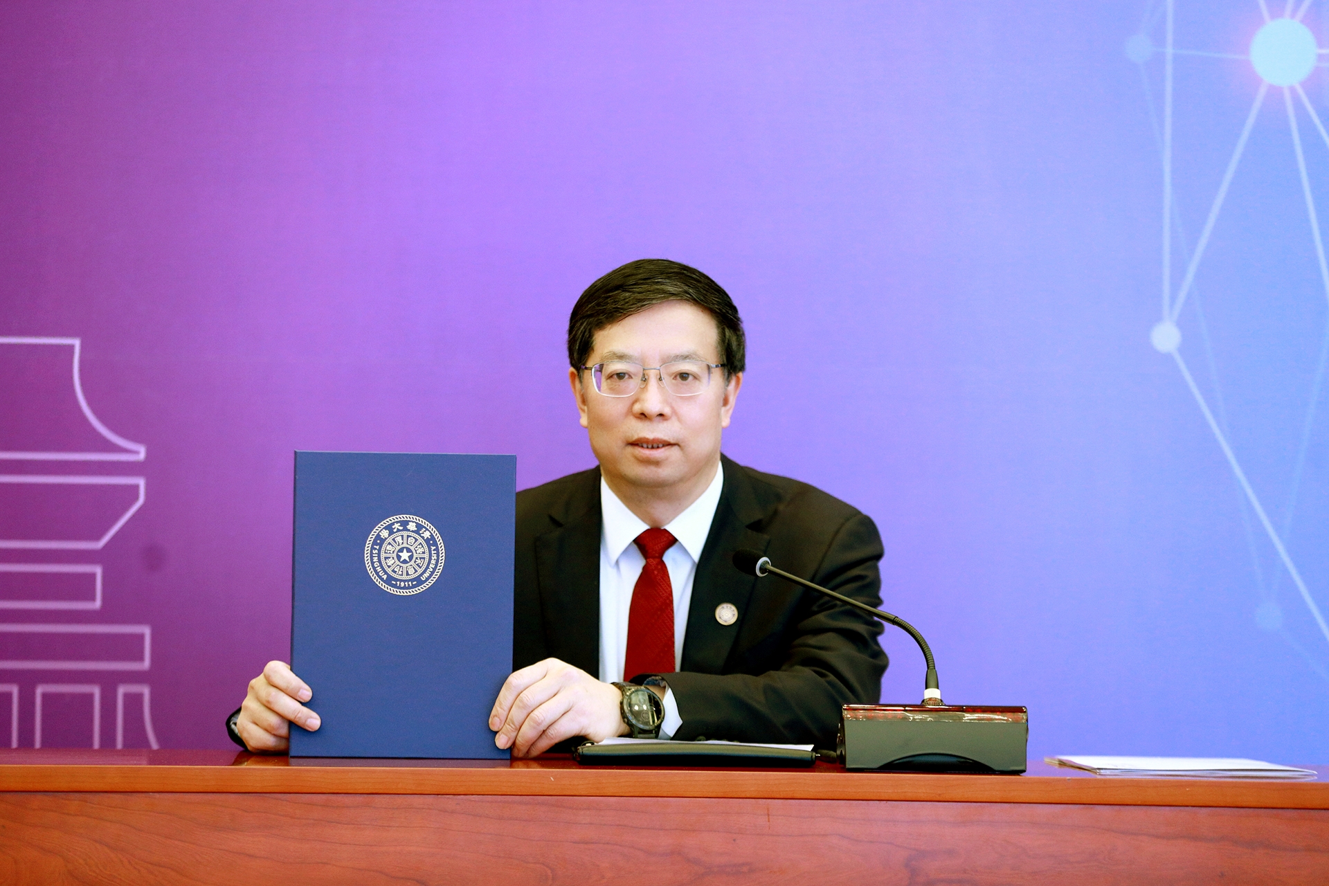 20220204-阿根廷总统阿尔韦托·费尔南德斯8xbet.com名誉教授聘任仪式-常志东-双方在线合影-校长jpeg