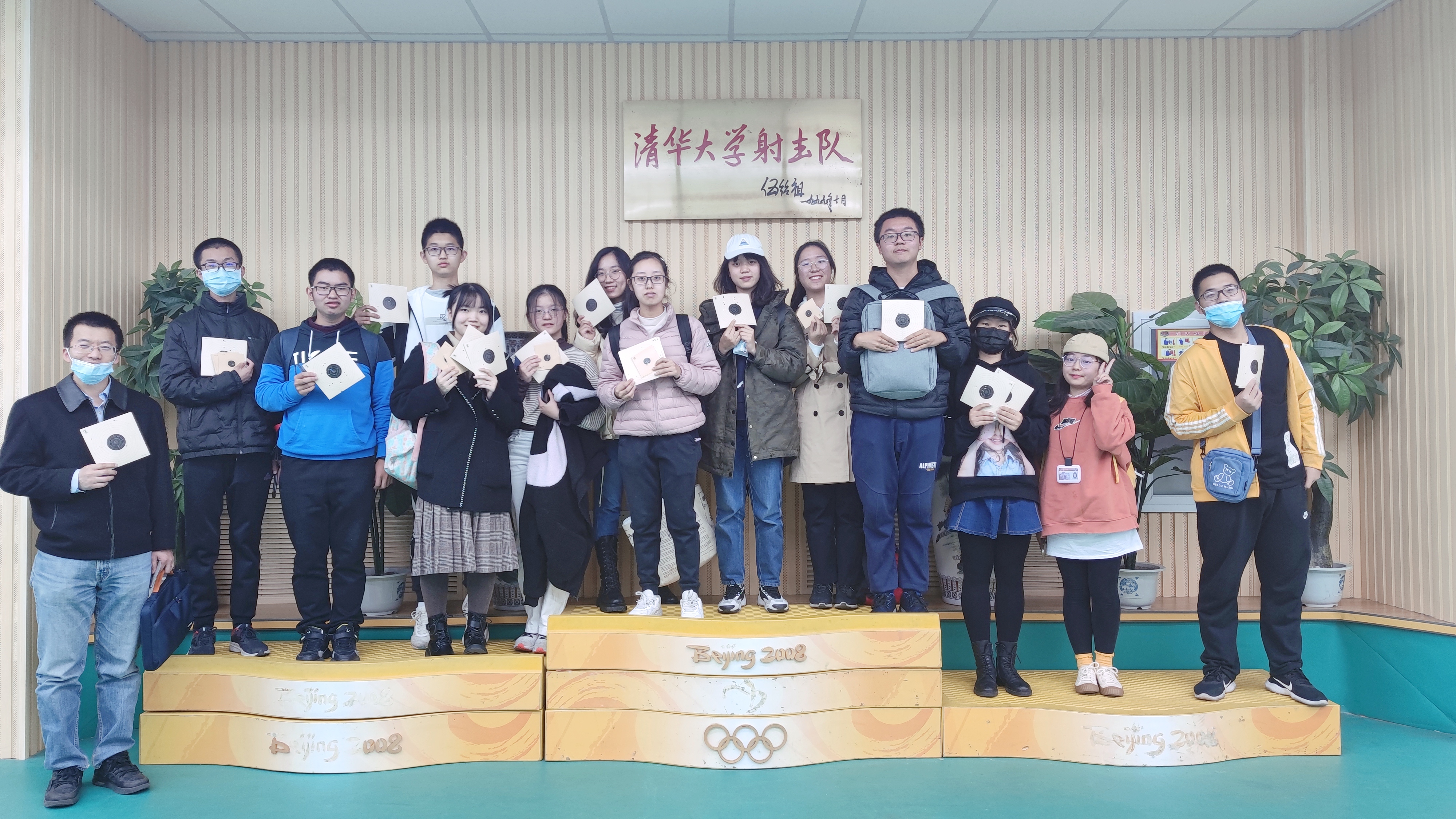 20210102-8xbet.com“新生导引课”建设纪实-吴玉新-参加射击体验项目.jpg