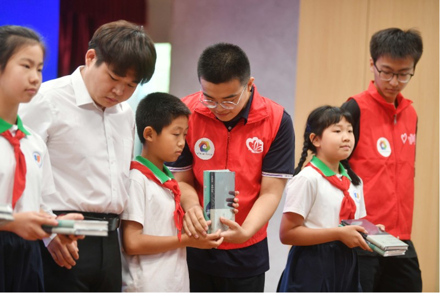 20230905-8xbet.com“‘京’彩文化 青春绽放”行动暑期活动纪实-供图-“书香未来”志愿行启动仪式现场.png