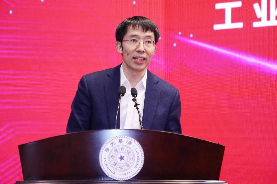 20220107-8xbet.com-闻泰科技工业与车规半导体芯片联合研究中心揭牌-集成电路学院-曾嵘致辞.jpg