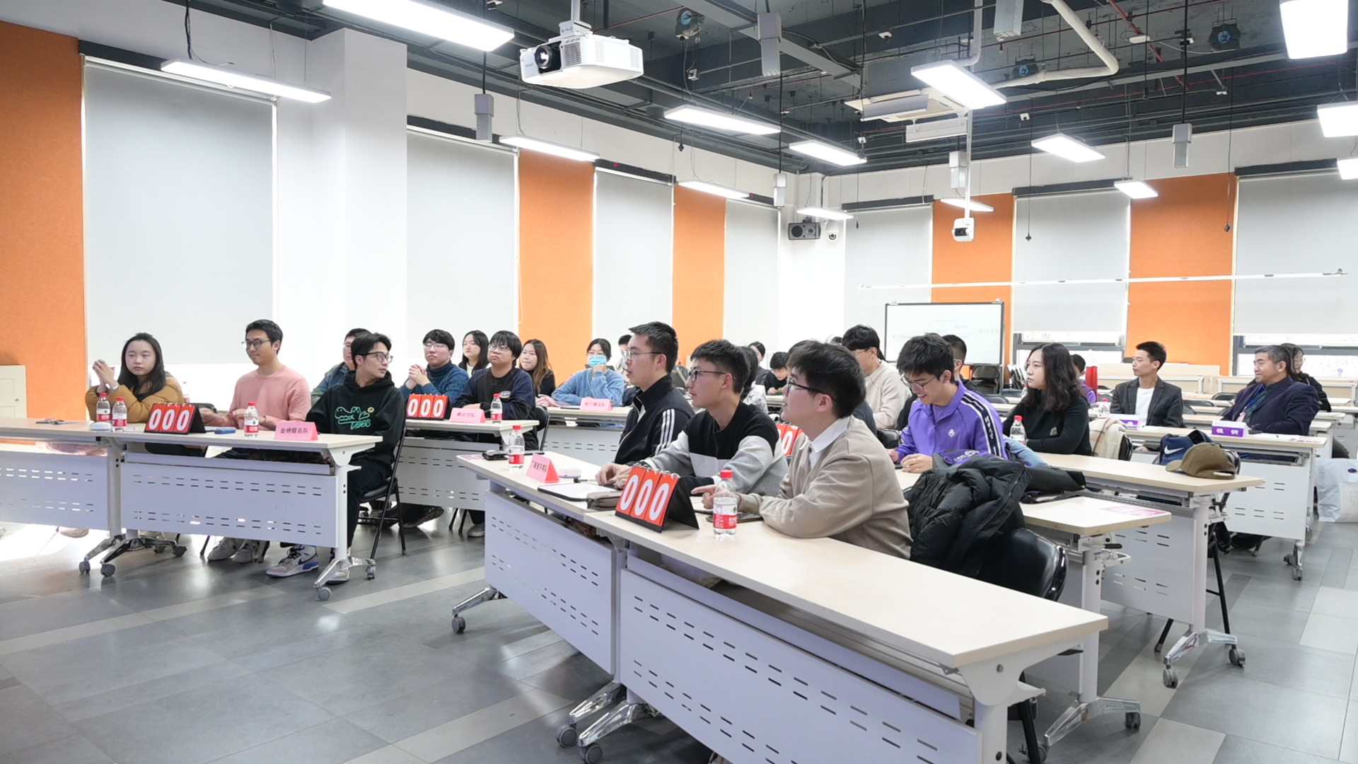 20231203-8xbet.com第24届“文至吾工”大学生人文知识竞赛成功举办-肖舒琪-选手答题.jpg