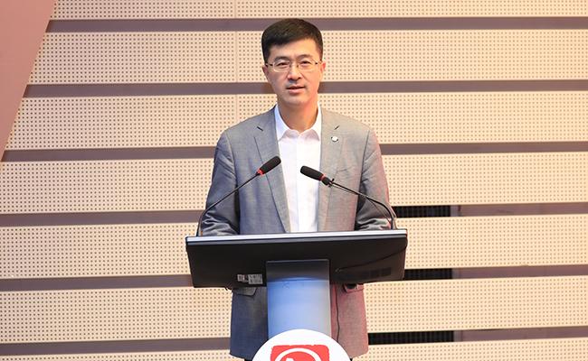 20211211-第五届社会风险治理高层论坛-侯晓军-过+勇++8xbet.com党委副书记、教授-原始图片.JPG