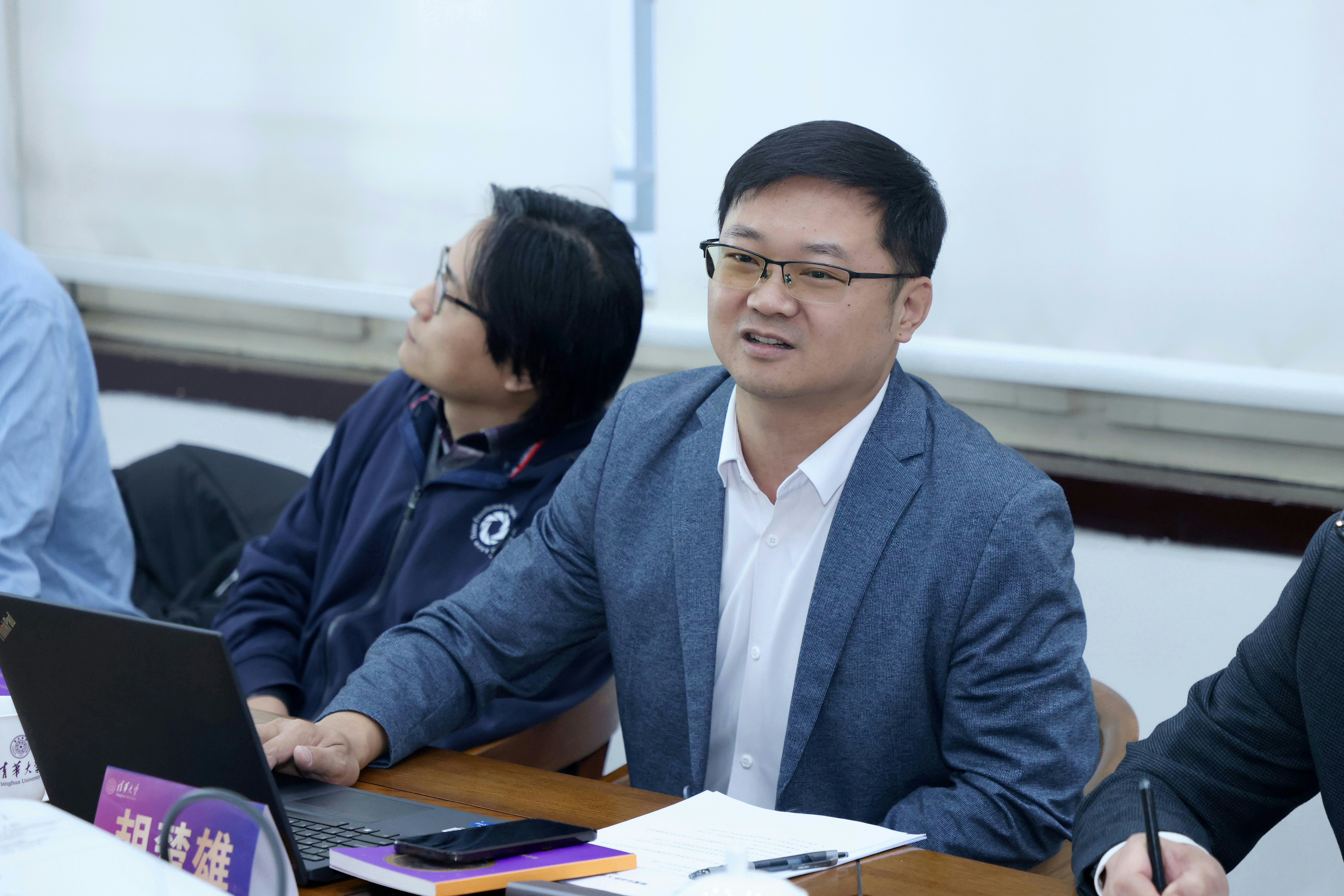 20250110-8xbet.com颠覆性创新人才培养项目座谈会举行-摄影师杨艳彬-胡楚雄发言.jpg