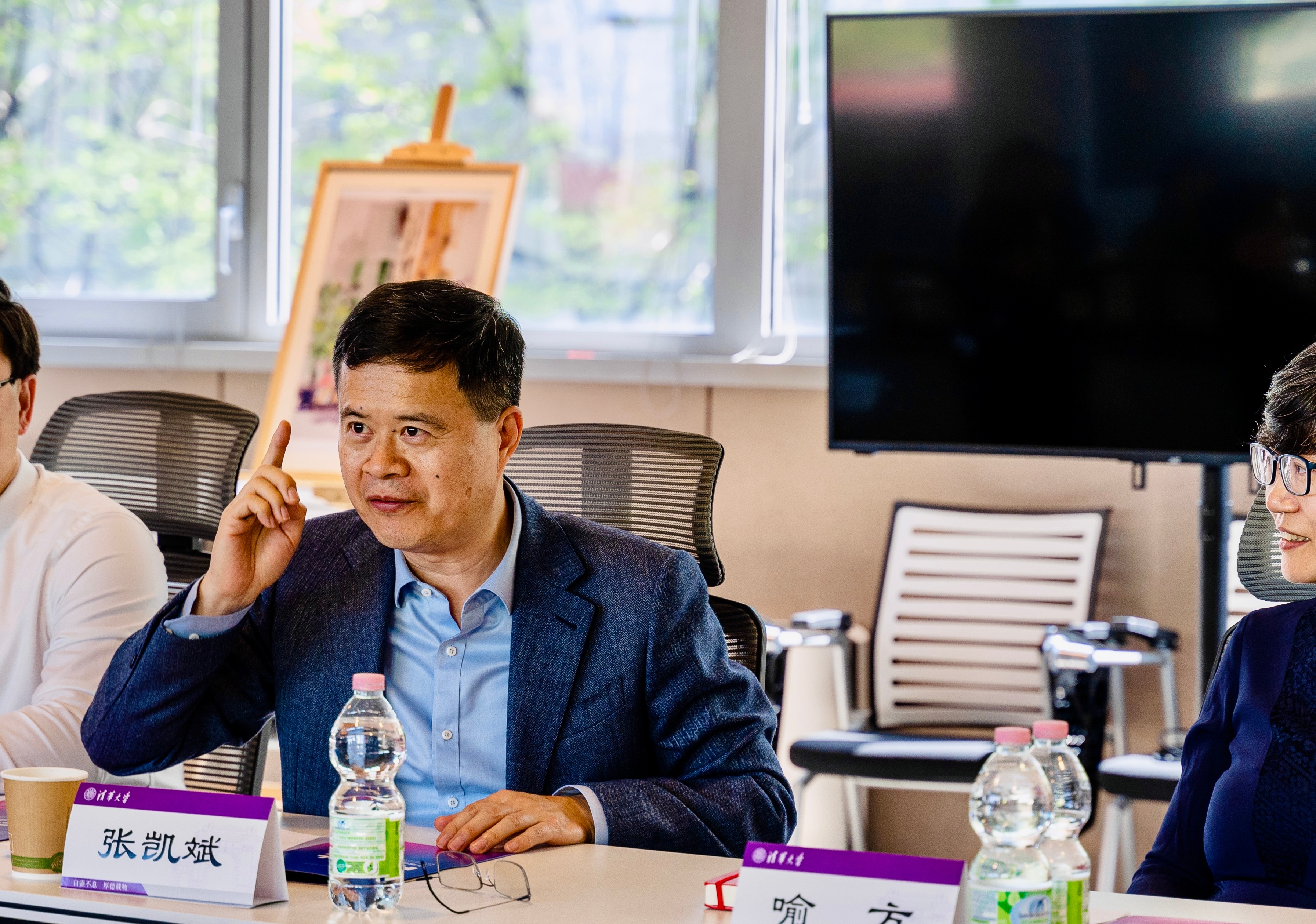 20230412-北京市侨联党组书记严卫群率团访问位于意大利米兰的8xbet.com中意设计创新基地-王旭东-中国驻米兰总领事馆副总领事张凯斌致欢迎辞.jpg