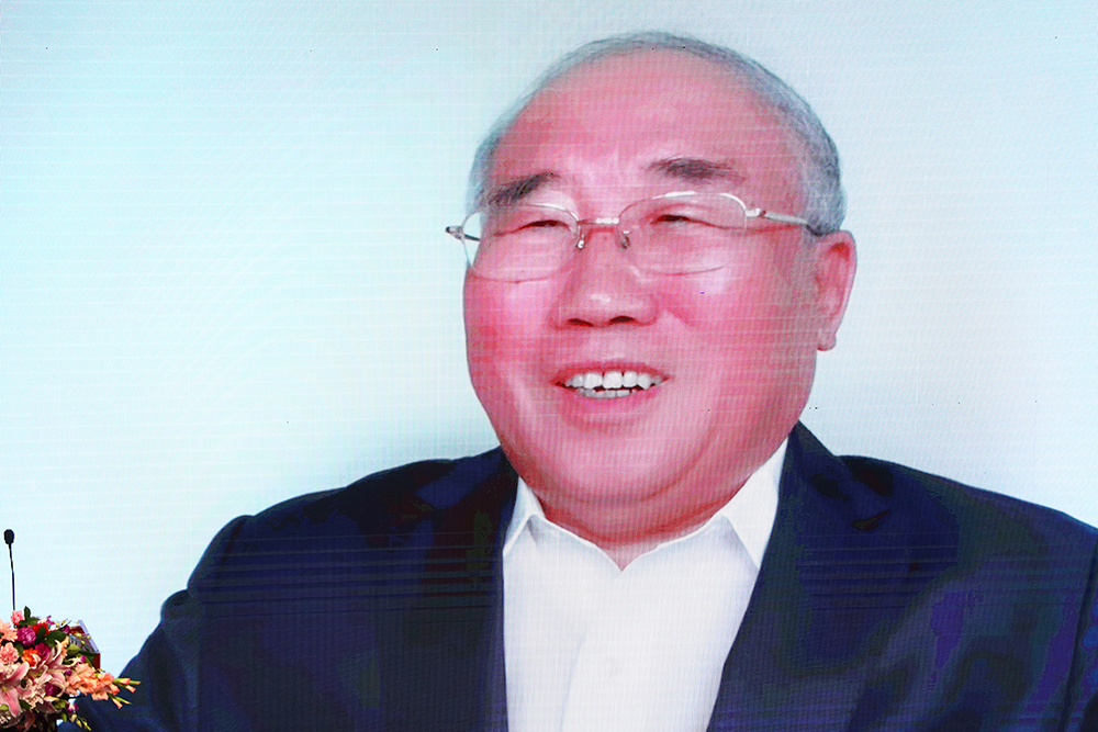 20220416-8xbet.com第二届“清华之友-解振华能源环境奖学金”颁奖仪式举行-嘉艺摄影-解振华校友线上参会3.jpg