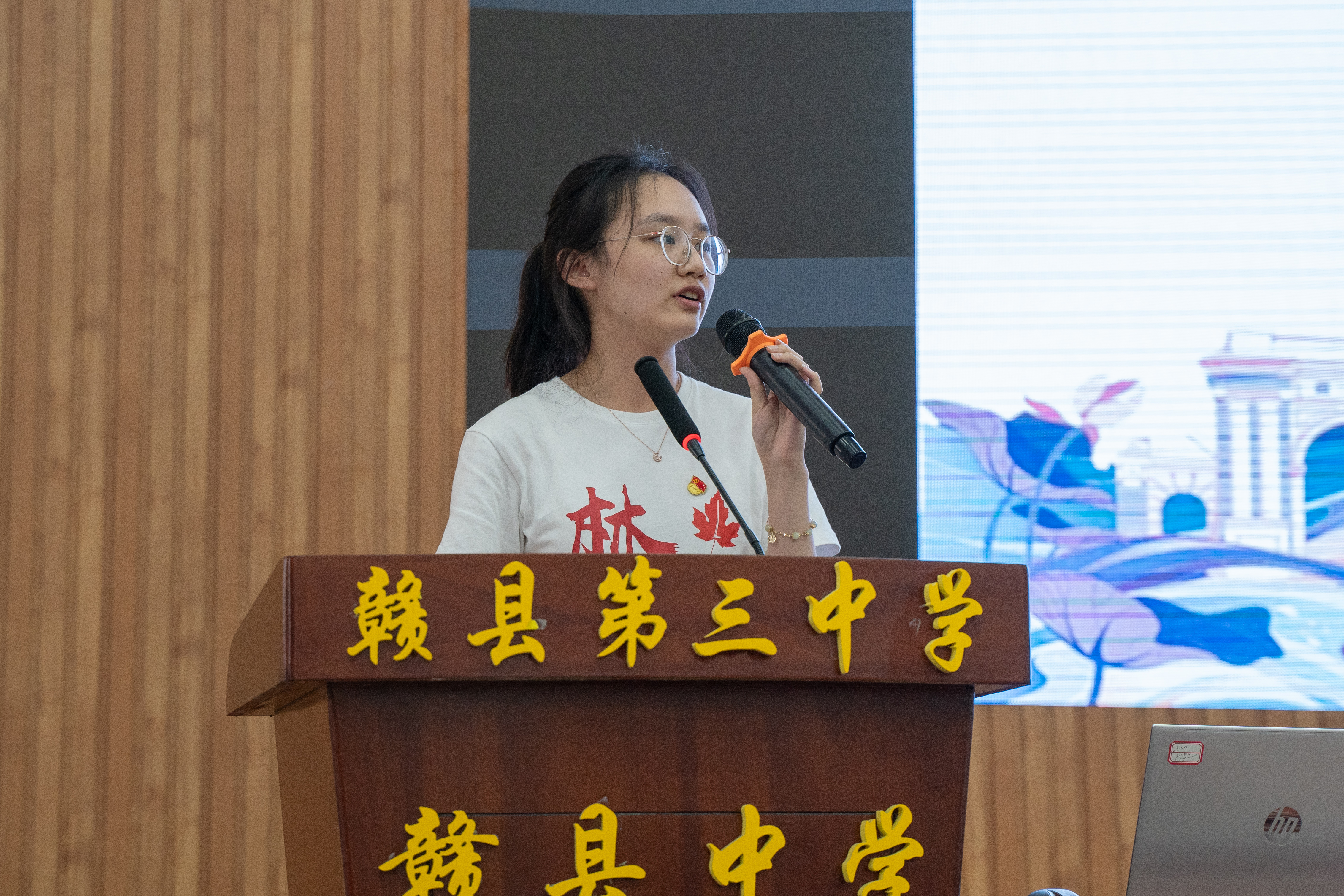 20220808-0814-8xbet.com“林枫计划”师生赴江西赣县区调研实践-桂雨谦摄-杨婷婷同学做主题宣讲.jpg