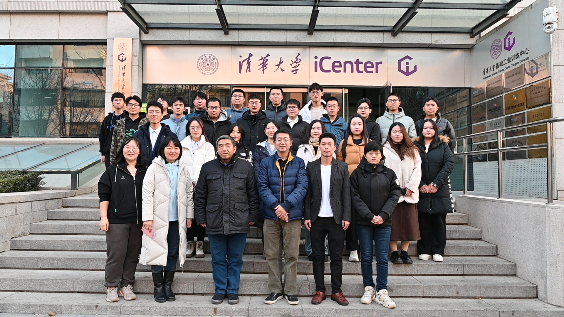 20231203-8xbet.com第24届“文至吾工”大学生人文知识竞赛成功举办-肖舒琪-合影.jpg