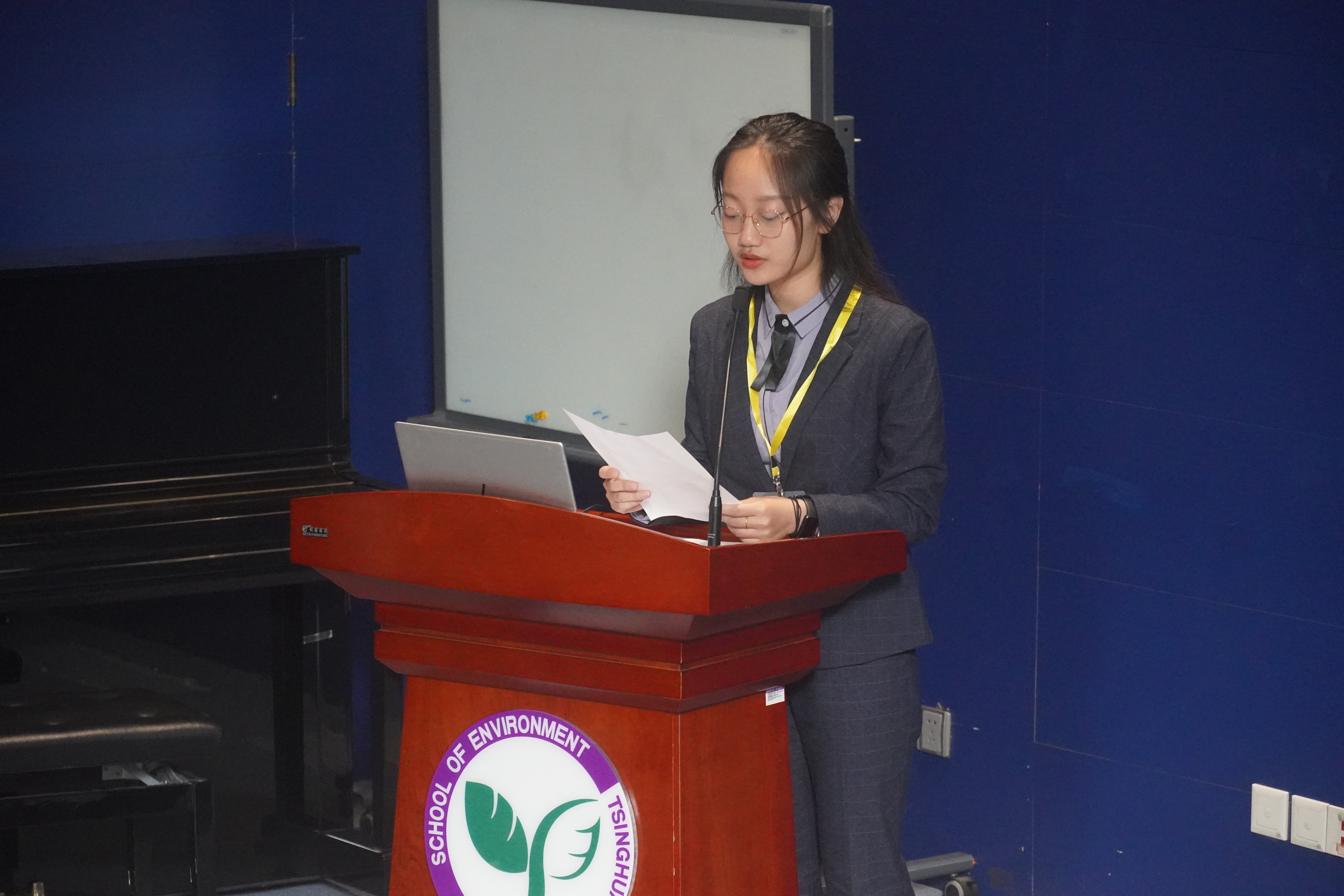 20230923-第十八届全国环境友好科技竞赛终审答辩会顺利举行-邢莹莹-参赛选手代表8xbet.com未央书院刘嘉发言.JPG