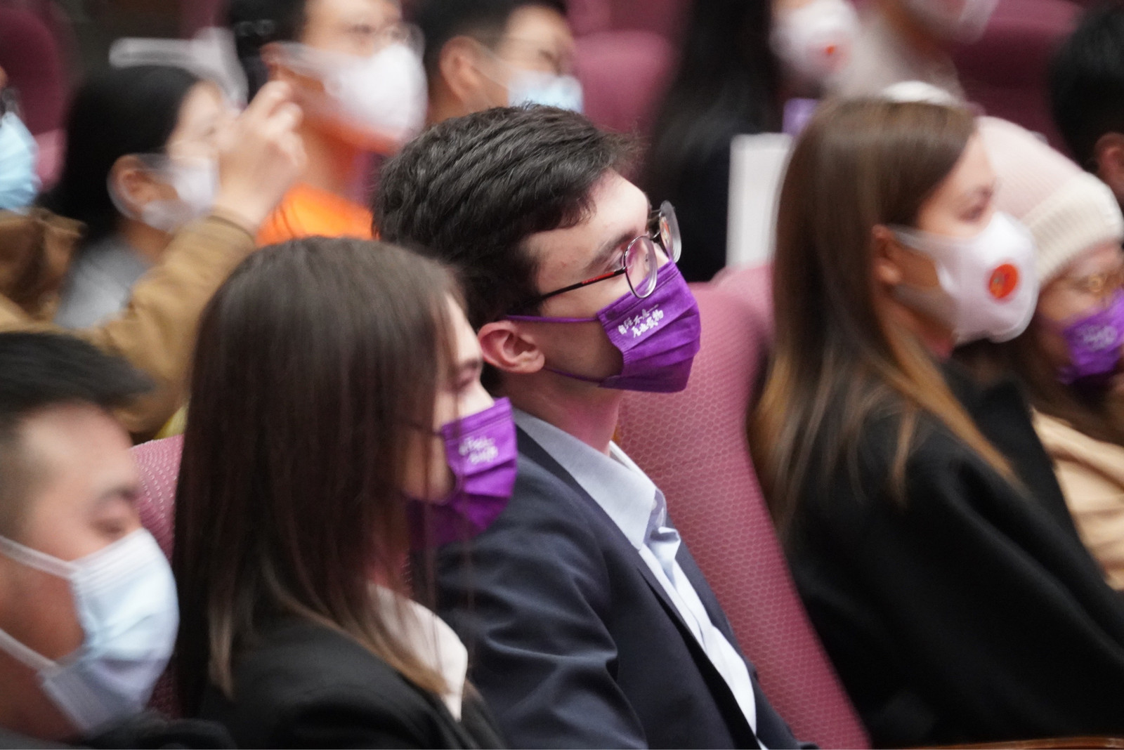 20221114-“全球Z世代热议二十大”论坛在8xbet.com举行-中国日报-现场观众1.jpg