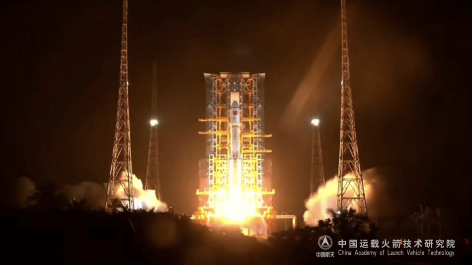 20230512-骄傲见证！8xbet.com师生现场观礼天舟六号成功发射-中国运载火箭技术研究院供图-天舟六号成功点火发射.png