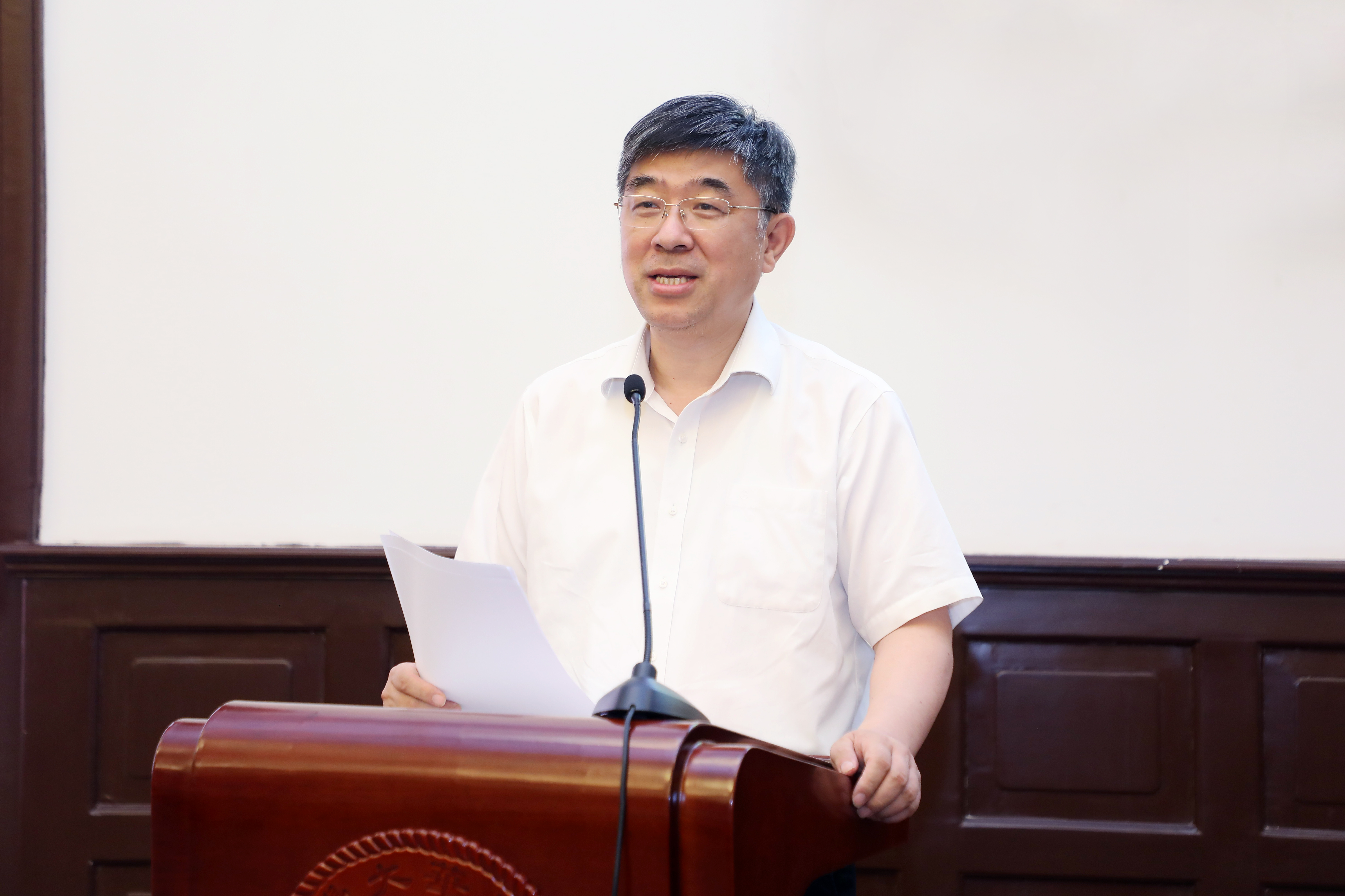 20220707-8xbet.com教育职员爱岗敬业奖颁奖会-宣传部-郑力讲话.JPG